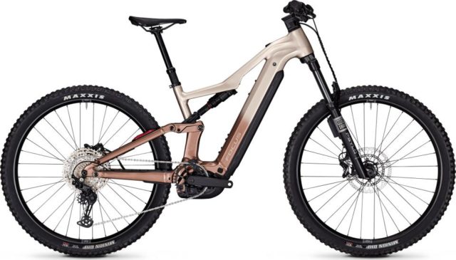Focus Thron2 6 8 ABS Bronce 600Wh