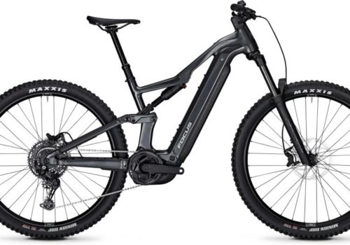 Focus Thron 7 Black 800wh
